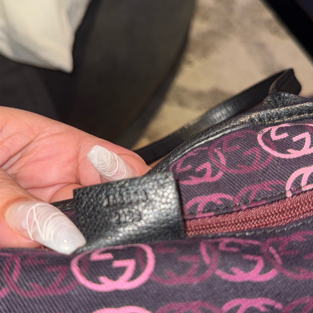 Gucci Black Leather Shoulder Bag - Picture 8 of 9